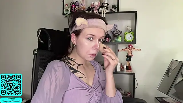MadalynNosel online show from July 10, 7:01 am