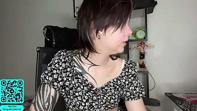 MadalynNosel online show from July 12, 7:10 am