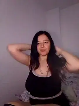 Snapshot of EmmaWillow chatting on April 8, 10:26 am EmmaWillow online show from April 8, 10:26 am