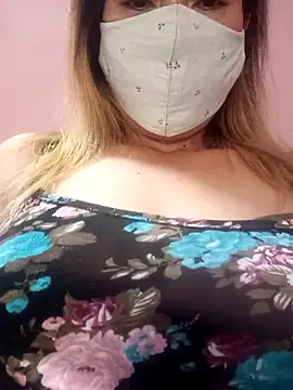 Snapshot of Bristy_BigBoobs chatting on April 2, 6:44 am Bristy BigBoobs online show from April 2, 6:44 am