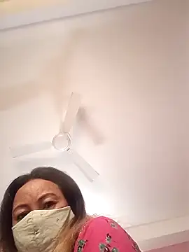 Snapshot of Bristy_BigBoobs chatting on April 3, 8:34 am Bristy BigBoobs online show from April 3, 8:34 am