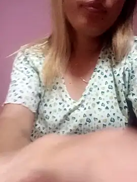 Snapshot of Bristy_BigBoobs chatting on April 5, 3:58 am Bristy BigBoobs online show from April 5, 3:58 am