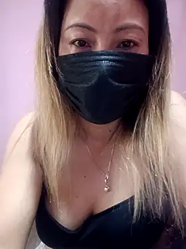 Snapshot of Bristy_BigBoobs chatting on April 8, 3:39 am Bristy BigBoobs online show from April 8, 3:39 am