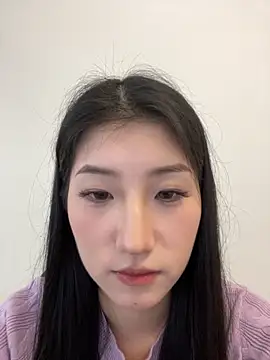 Snapshot of Mina_ovo chatting on April 6, 8:15 am Mina ovo online show from April 6, 8:15 am