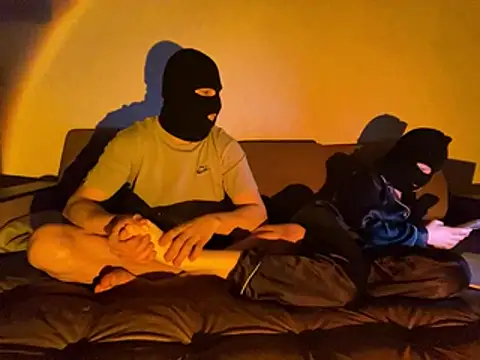 Snapshot of PamelaCouple_ chatting on April 3, 5:00 pm PamelaCouple online show from April 3, 5:00 pm