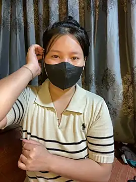 Mely2005 online show from April 7, 1:06 am