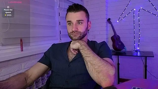Snapshot of DaddySlava chatting on May 11, 6:38 pm DaddySlava online show from May 11, 6:38 pm