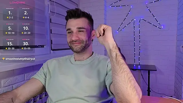 Snapshot of DaddySlava chatting on May 18, 8:14 pm DaddySlava online show from May 18, 8:14 pm