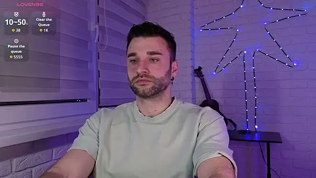Snapshot of DaddySlava chatting on May 19, 6:25 pm DaddySlava online show from May 19, 6:25 pm