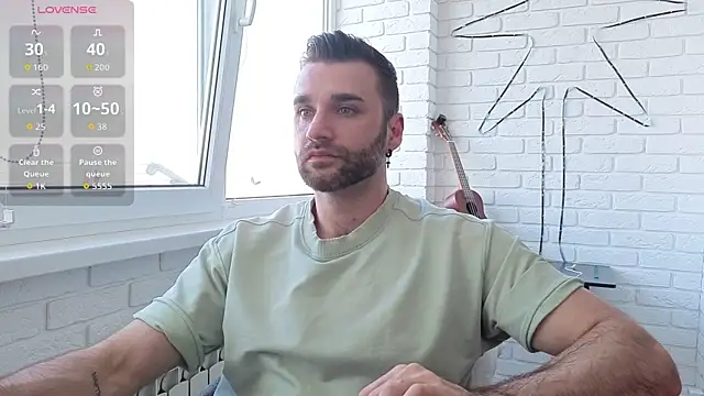Snapshot of DaddySlava chatting on May 24, 4:45 pm DaddySlava online show from May 24, 4:45 pm