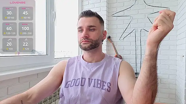 Snapshot of DaddySlava chatting on May 31, 1:40 pm DaddySlava online show from May 31, 1:40 pm