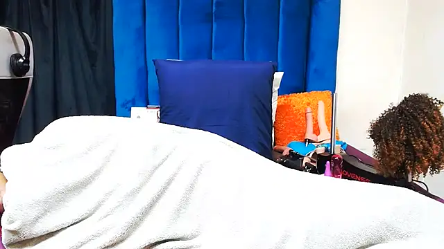 Freakyslut-39 online show from June 29, 5:13 pm
