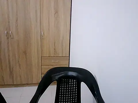 Snapshot of normalboy16 chatting on April 3, 10:19 pm normalboy16 online show from April 3, 10:19 pm