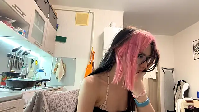 WifeAileen online show from May 19, 7:31 pm