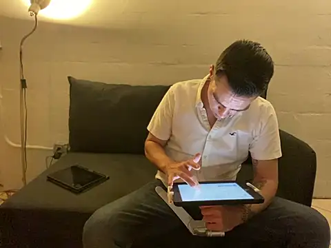 inkeddoll online show from April 4, 2:54 am