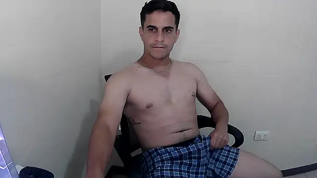 Snapshot of randomzombie27 chatting on August 3, 12:53 am randomzombie27 online show from August 3, 12:53 am
