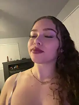 mariex83 online show from April 27, 2:42 am