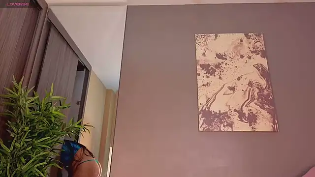 AlisonRose  online show from June 11, 10:30 pm