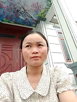 Snapshot of Tieuvy122 chatting on April 2, 5:16 am Tieuvy122 online show from April 2, 5:16 am