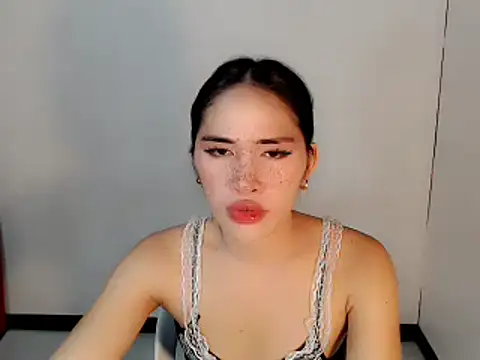 urasiankylie online show from April 25, 8:50 pm
