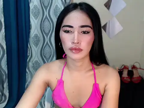urasiankylie online show from May 24, 7:08 pm