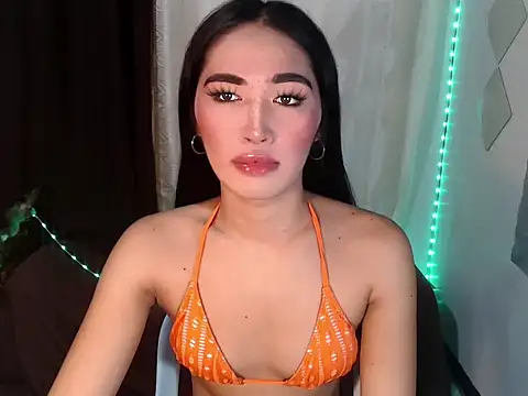 urasiankylie online show from June 6, 6:01 pm