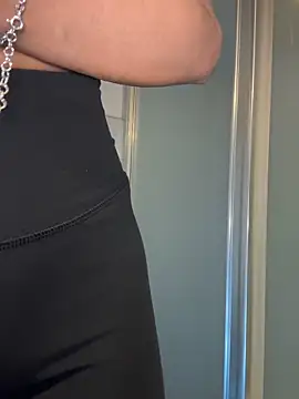 latinacaro- online show from May 13, 6:55 am