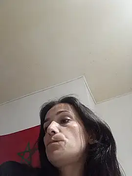 Lolaa92i online show from April 18, 9:15 pm