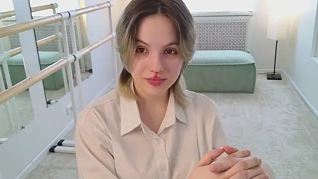 Snapshot of true_voice chatting on April 10, 2:11 pm true voice online show from April 10, 2:11 pm