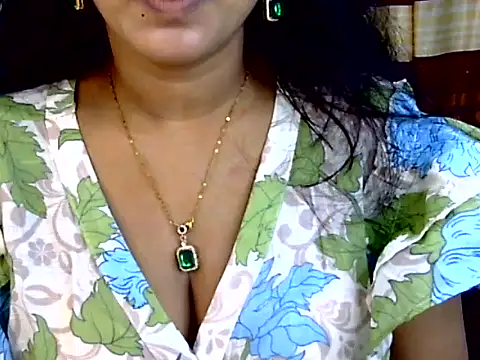 Snapshot of Noor_Zarin chatting on April 13, 5:18 pm Noor Zarin online show from April 13, 5:18 pm