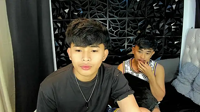 xloverbigcock online show from April 4, 5:10 pm