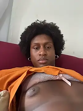 Snapshot of cremelyy chatting on April 2, 5:43 pm cremelyy online show from April 2, 5:43 pm