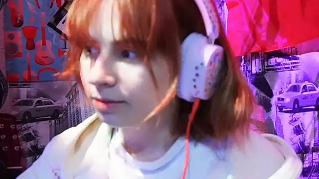 Janet Vibes online show from April 4, 7:11 pm