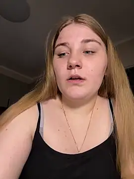 Snapshot of Flowers454 chatting on April 2, 10:07 pm Flowers454 online show from April 2, 10:07 pm