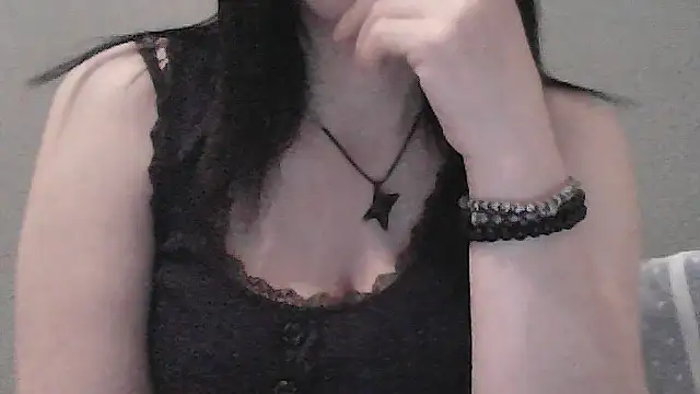 Snapshot of sara_41 chatting on April 11, 9:08 pm sara 41 online show from April 11, 9:08 pm