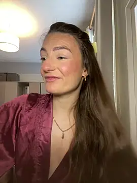 MiaLovesxxx online show from May 7, 11:37 am