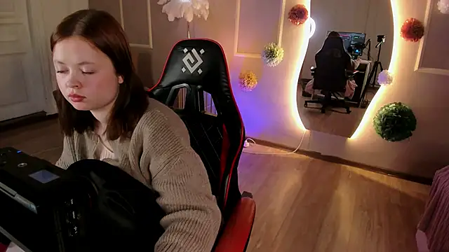 Astra Shade online show from April 7, 2:39 pm