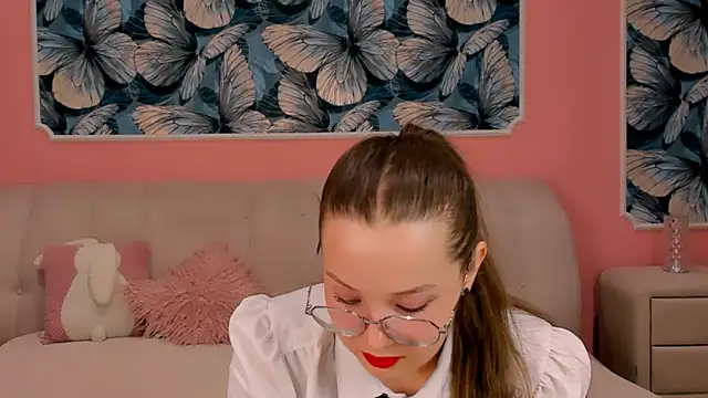 SYDNEY DIAMONDS online show from April 4, 3:53 pm