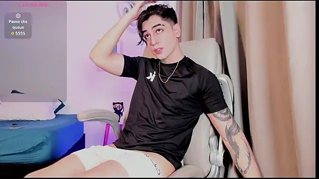 Thiago angel online show from April 3, 4:10 am