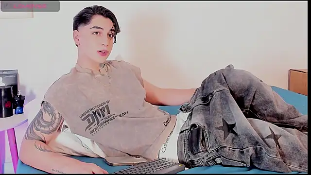 Thiago angel online show from May 3, 12:16 am