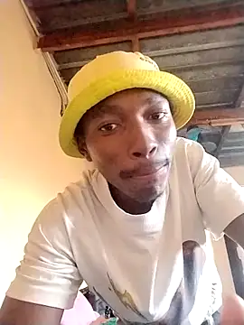 Snapshot of alphamale25 chatting on April 4, 3:31 pm alphamale25 online show from April 4, 3:31 pm