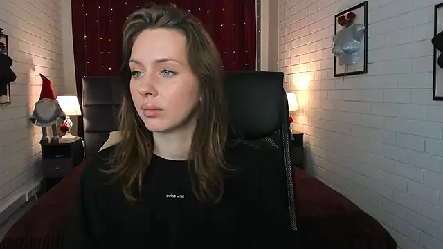 MeganClapp online show from April 22, 5:10 am