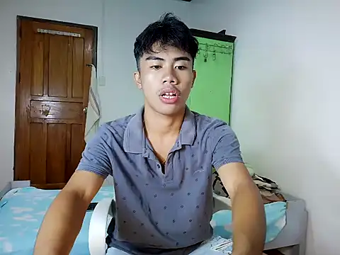 Snapshot of valerio_fernan chatting on July 10, 10:12 pm valerio fernan online show from July 10, 10:12 pm
