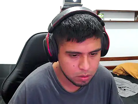 axellrz  online show from April 4, 11:35 pm