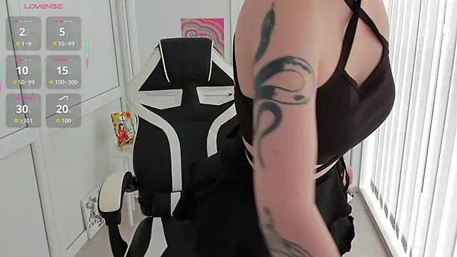 NightLeaf online show from May 11, 1:17 pm