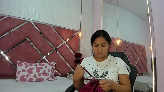 AprilMiiller online show from May 21, 12:56 pm