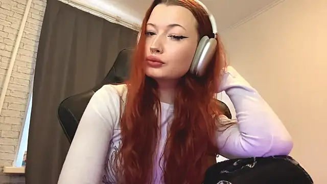 Snapshot of LaurenGoodhart chatting on April 9, 3:17 pm LaurenGoodhart online show from April 9, 3:17 pm