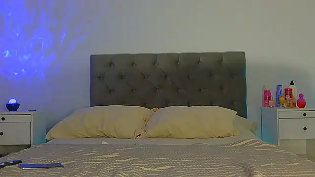 petitebelu online show from June 21, 12:24 am
