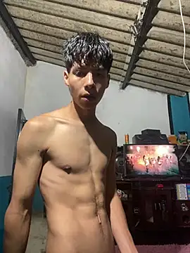 Snapshot of Nando-111 chatting on April 4, 5:49 am Nando-111 online show from April 4, 5:49 am