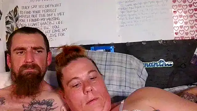 Snapshot of JSfreakycouple chatting on April 3, 8:07 pm JSfreakycouple online show from April 3, 8:07 pm